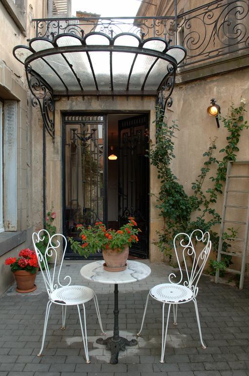 Готель La Maison De Mariecamille Saint-Germain-Lembron Екстер'єр фото