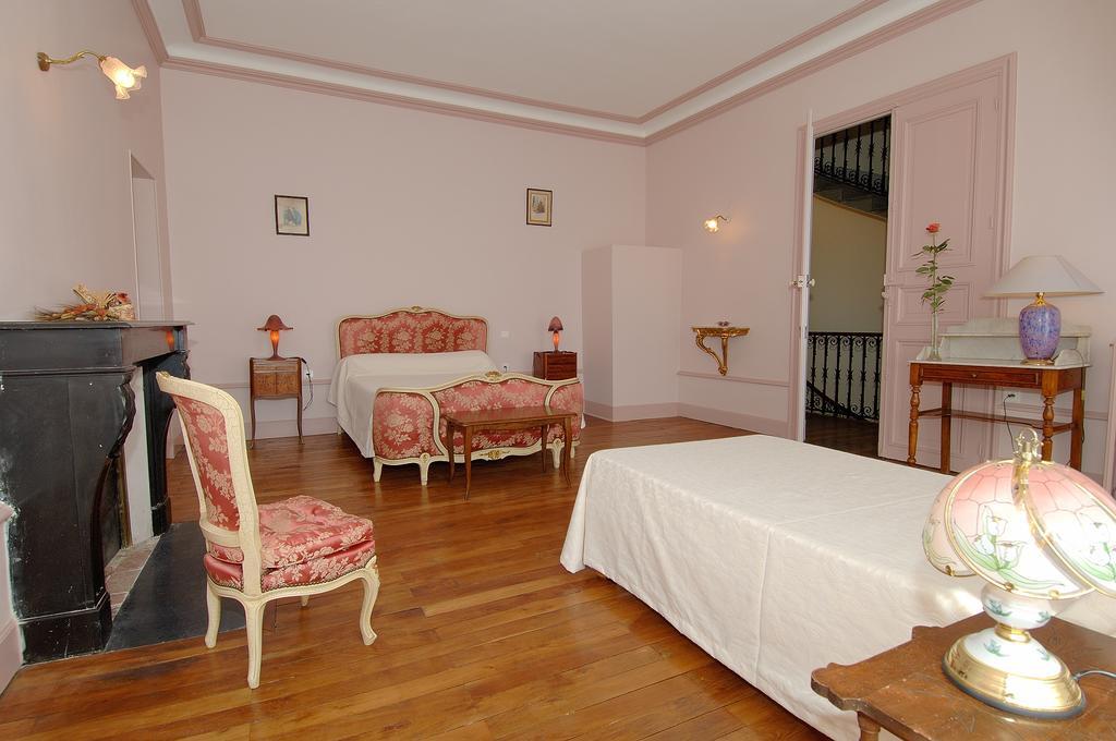 Готель La Maison De Mariecamille Saint-Germain-Lembron Екстер'єр фото